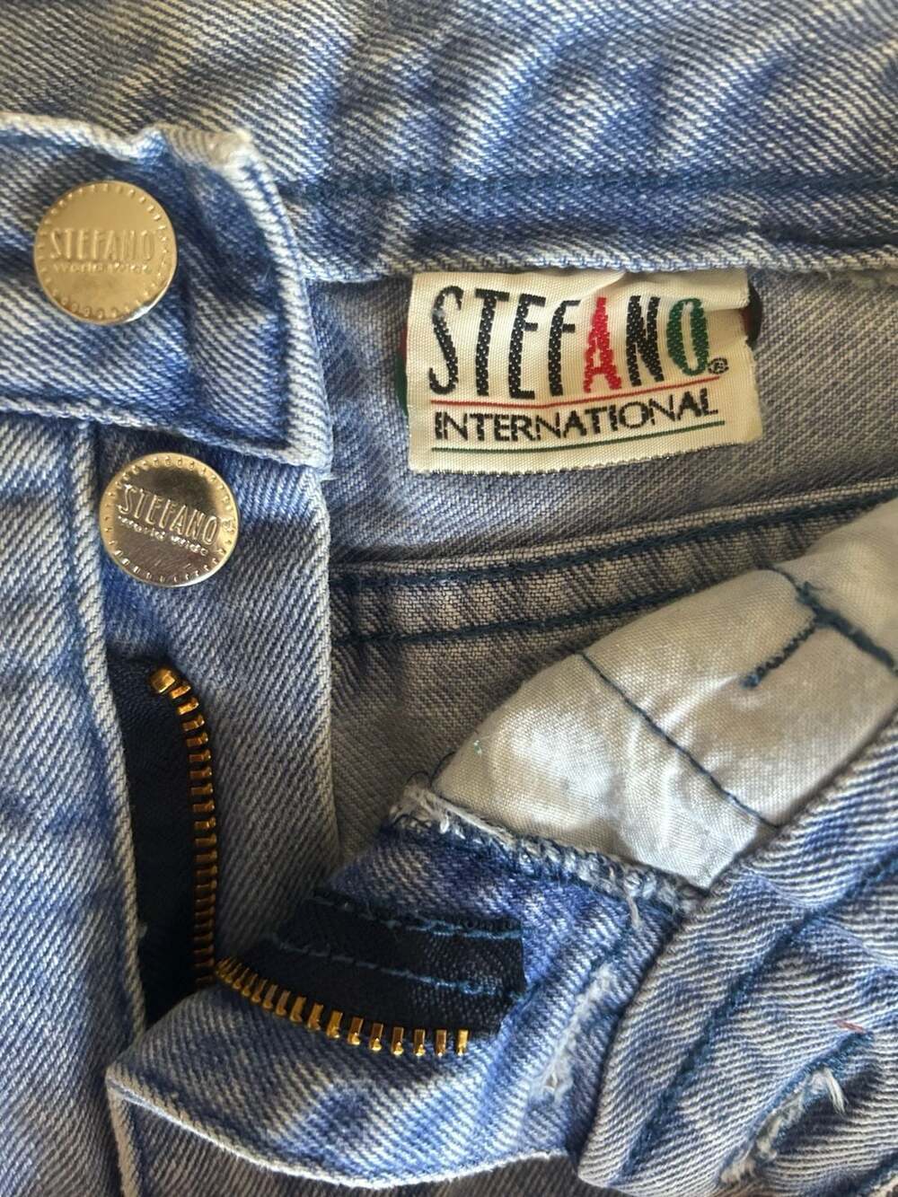 Stefano International Vintage High Waist Acid-Wash Distressed-Style Mom Jeans (S - Picture 5 of 5